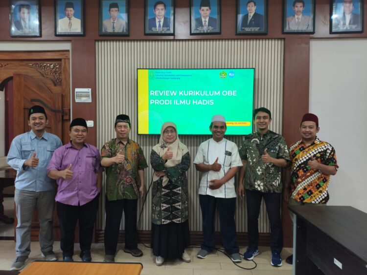 Fakultas Ushuluddin dan Humaniora UIN Walisongo Gelar Review Kurikulum OBE Prodi Ilmu Hadis