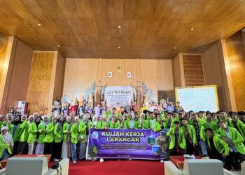 Mahasiswa Prodi SAA dan AFI mengikuti KKL tentang ekoteologi Bali di UNHI Bali