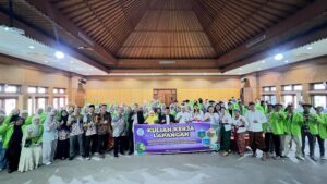 Mahasiswa Prodi Tasawuf dan Psikoterapi mengikuti kegiatan KKL di UNHI Denpasar Bali mempelajari kesehatan holistik dan Tri Hita Karana