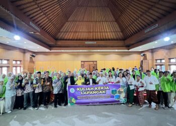 Mahasiswa Prodi Tasawuf dan Psikoterapi mengikuti kegiatan KKL di UNHI Denpasar Bali mempelajari kesehatan holistik dan Tri Hita Karana